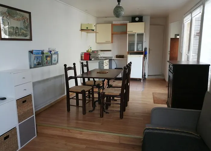 Avec Terrasse-plein Pied Ou -plein Pied Apartment Saint-Aubin-Sur-Mer (Calvados)